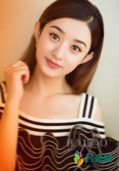 赵丽颖久违晒自拍 妆容古典精致甜美十足