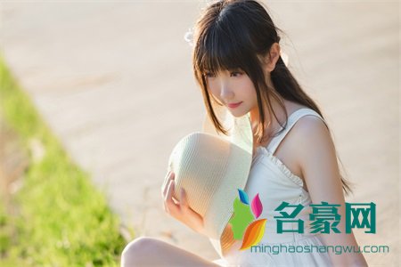 聚会的目的 哥们竟然要我帮他玩弄女同学