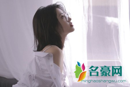 美女任你摸 抖动美女为了赚钱拍裸照和视频