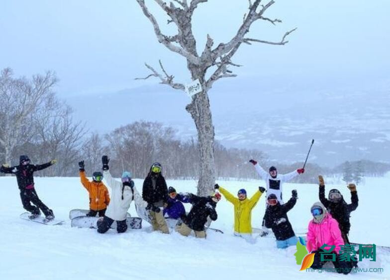 王思聪带前女友赴日滑雪