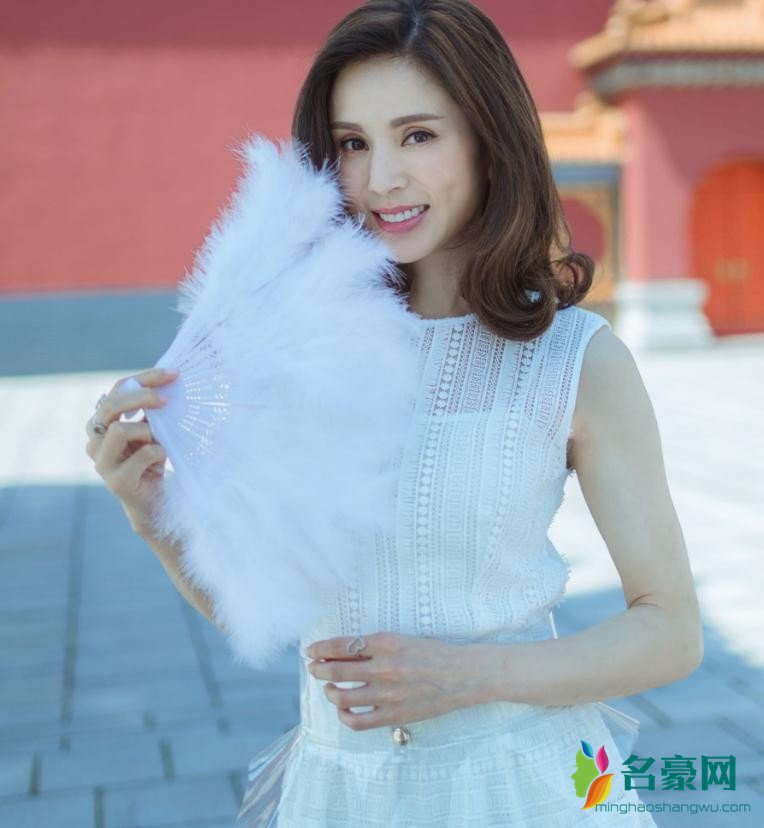 李若彤白裙美照