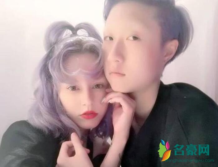 小龙女与老婆照片