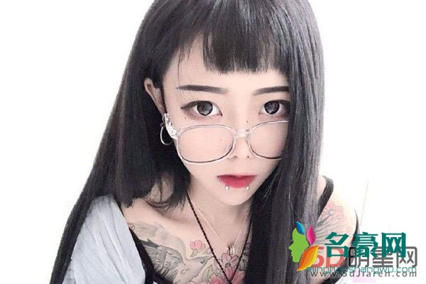 顾茜茜为什么总带眼镜 掩盖鼻子缺陷不懂她的审美