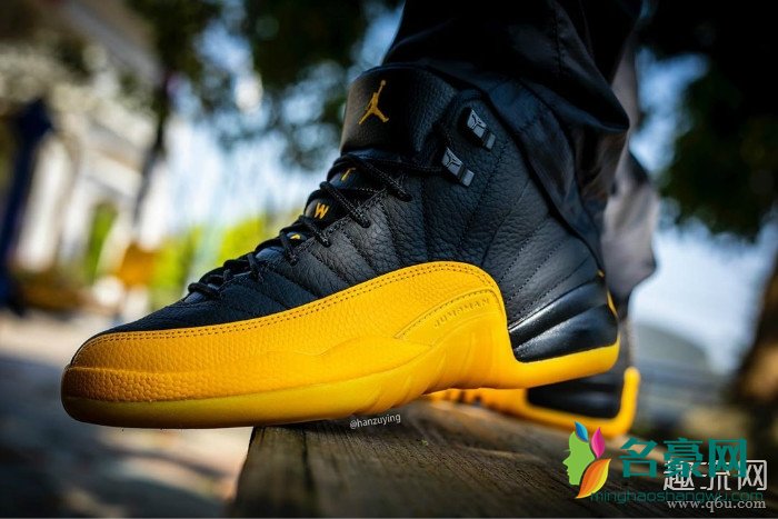 AJ12全新黑黄配色上脚 AJ12脚感是不是特别硬