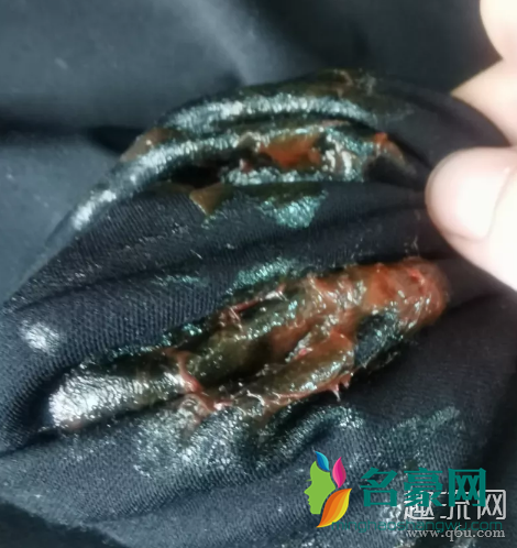 态极小球弄到衣服上怎么办 态极小球很黏越摸越黏怎么洗