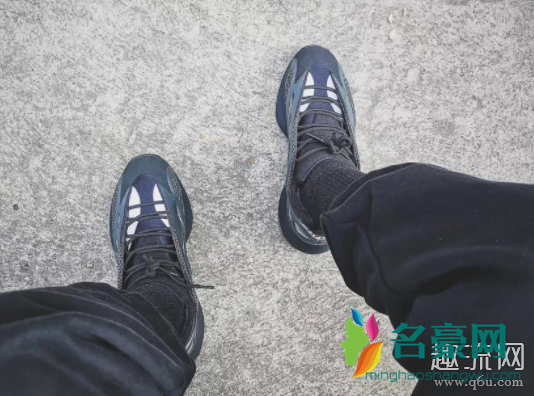 Yeezy 700 V3 “Black”配色上脚赏析 椰子700怎么清洗