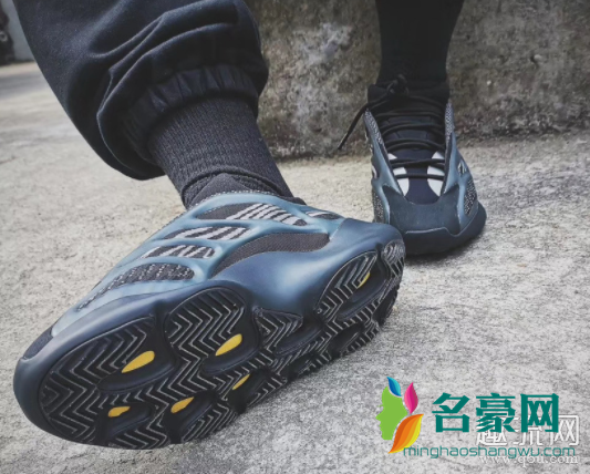 Yeezy 700 V3 “Black”配色上脚赏析 椰子700怎么清洗