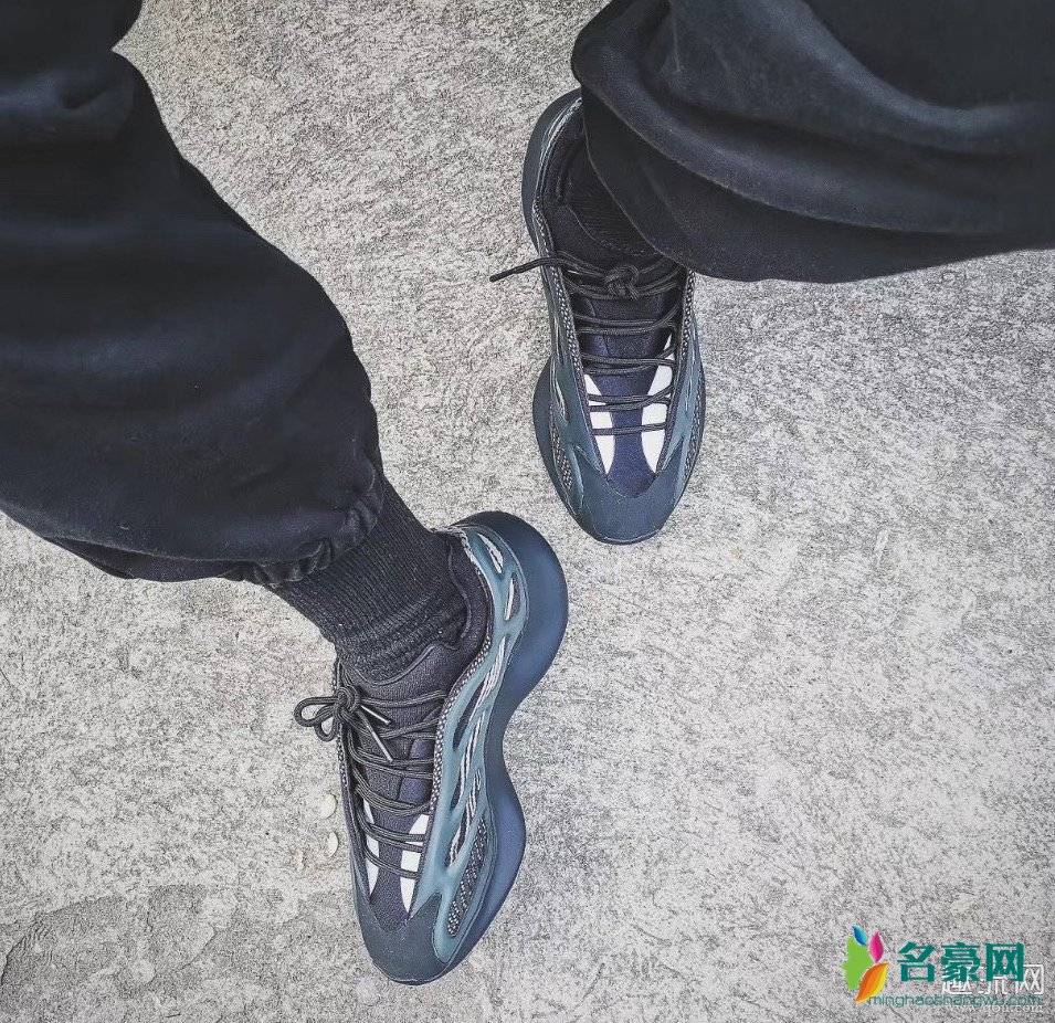 Yeezy 700 V3 黑武士上脚效果 Yeezy 700 V3黑武士什么时候发售