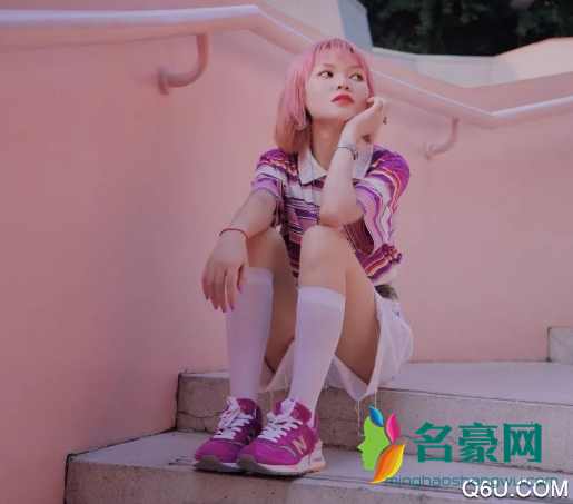 sneaker girl 夏季穿什么鞋款 sneaker girl 街拍搭配技巧推荐