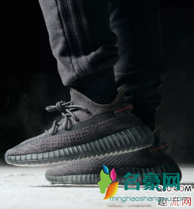 Yeezy 350 V2黑魂配色上脚赏析 Yeezy 350黑魂反光版本会发售吗