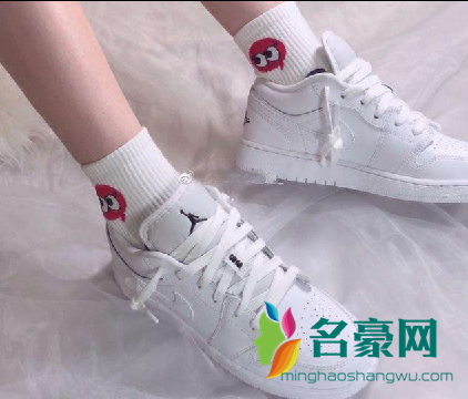 aj1low袜子配什么袜子好看 aj1 low夏天穿会不会显得蠢