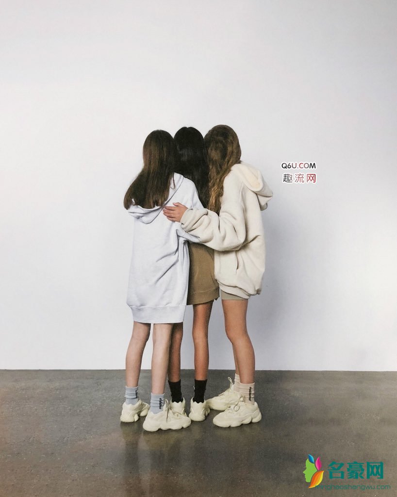 YEEZY500怎么搭配 YEEZY500官方搭配街拍图