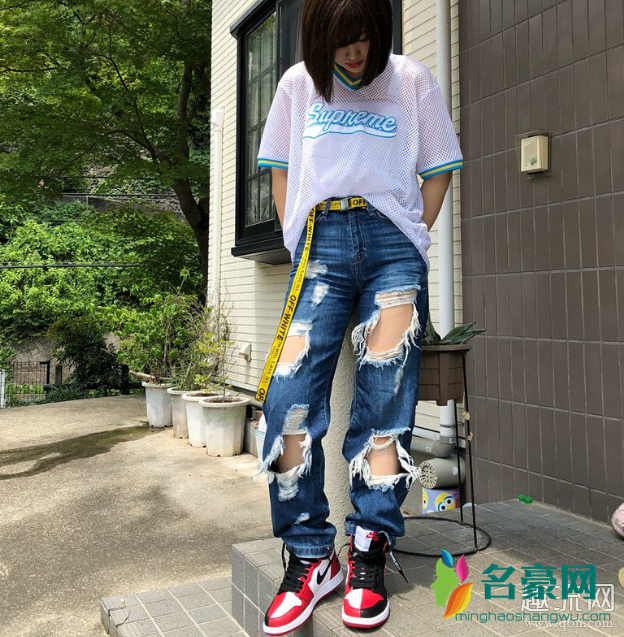 aj1女生搭配衣服图片 aj1女生黄金码是多少