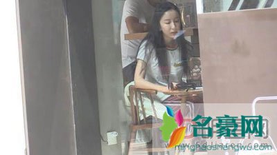 娄艺潇男友名字叫什么 胡一菲造就了她也限制了她