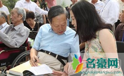 为什么说翁帆是特工 希望杨振宁能活过150岁让这份爱天长地久