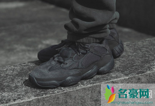 Yeezy 500黑武士上脚赏析 Yeezy 500黑武士怎么搭配好看