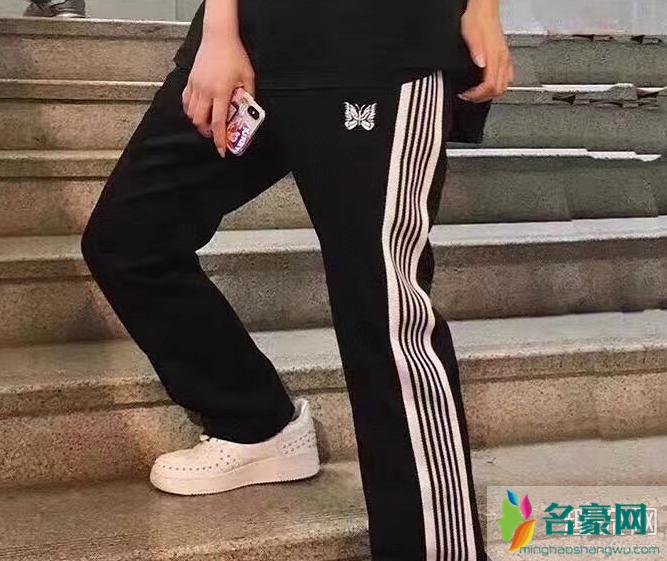 蝴蝶裤是什么品牌 裤子上有个蝴蝶的标志是什么牌子的