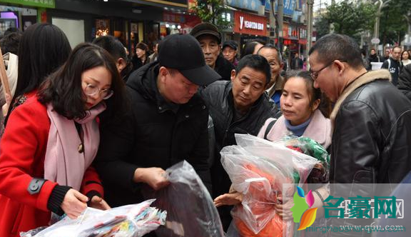 始祖鸟是什么品牌 始祖鸟冲锋衣硬壳好还是软壳好