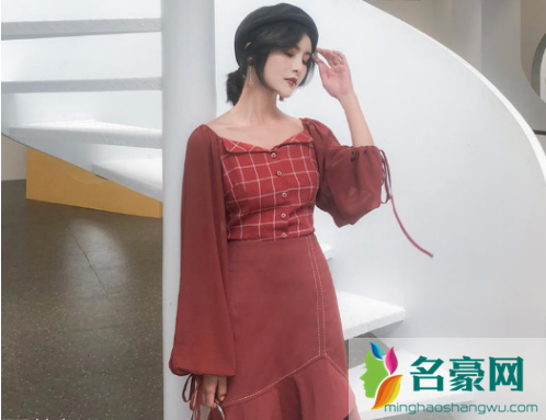 秋季格纹衣服怎么搭配  秋季格纹衣服搭配技巧