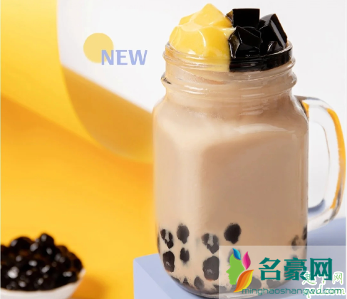 瑞幸新品小鹿料多多奶茶好喝吗？这一杯杯奶茶超多料！3