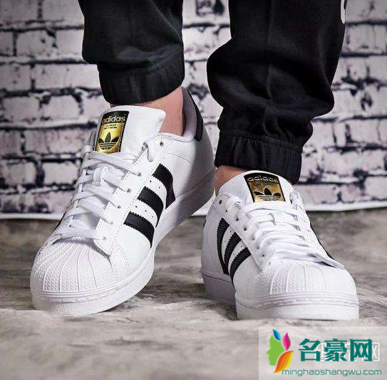 阿迪达斯金标是什么意思 Adidas金标和黑标、白标区别是什么 