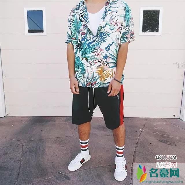 花衬衣怎么穿不LOW 男生花衬衣的穿搭方法