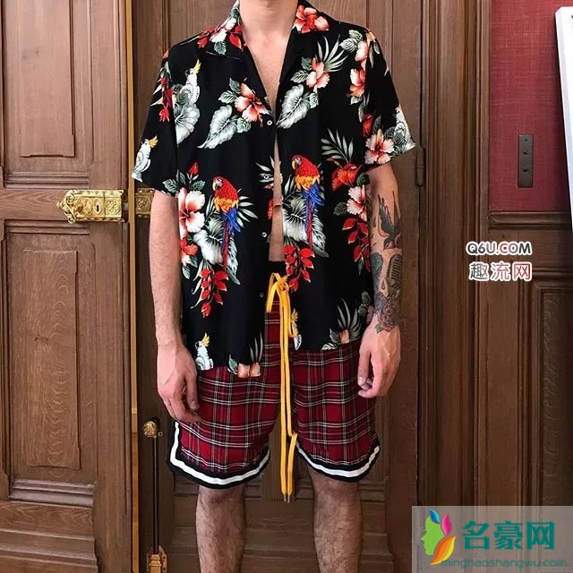 花衬衣怎么穿不LOW 男生花衬衣的穿搭方法