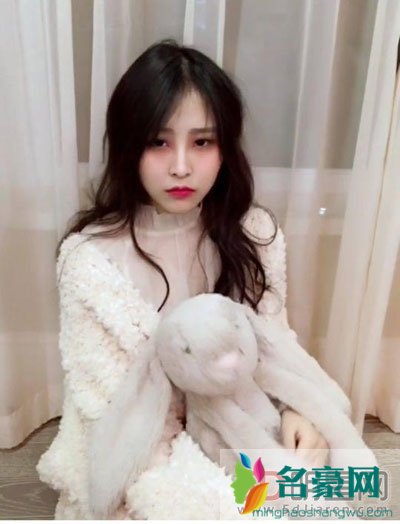 李明霖和猫妹妹睡过没+俩人关系 和猫妹妹怎么回事分了吗