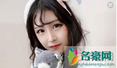 快手猫妹妹吃30个催吐事件 这妹子那么能吃到底吃多少