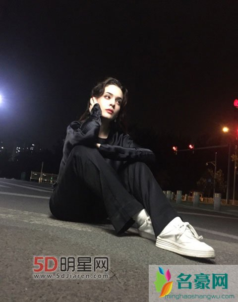 女歌手唐伯虎黑历史艳照曝光 唐伯虎嫁给谁了老公是谁