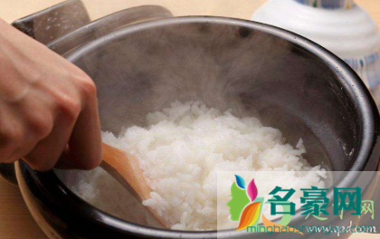 米饭煮稀了怎么让它干1