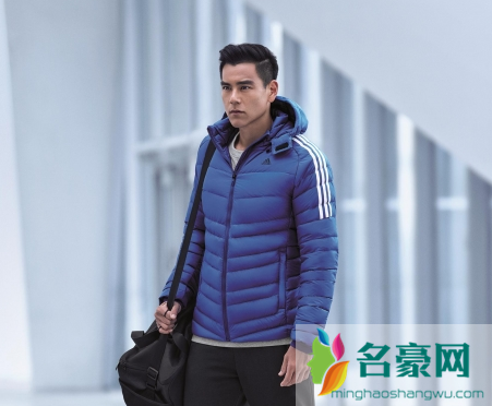 adidas羽绒夹克怎么搭配 羽绒夹克怎么穿才好看