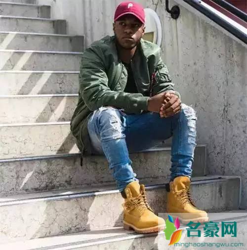 TImberland大黄靴怎么搭配 TImberland大黄靴配什么裤子 怎么穿好看