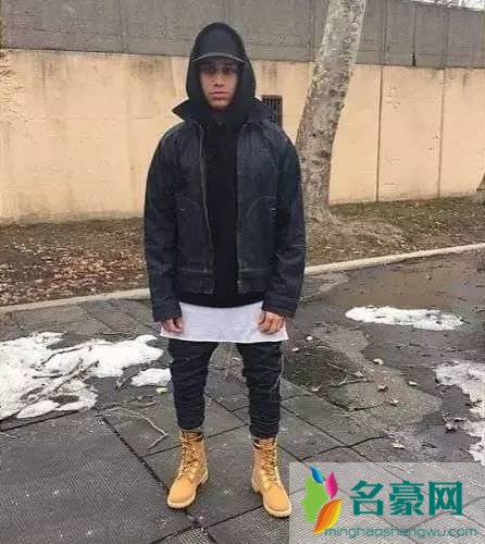 TImberland大黄靴怎么搭配 TImberland大黄靴配什么裤子 怎么穿好看