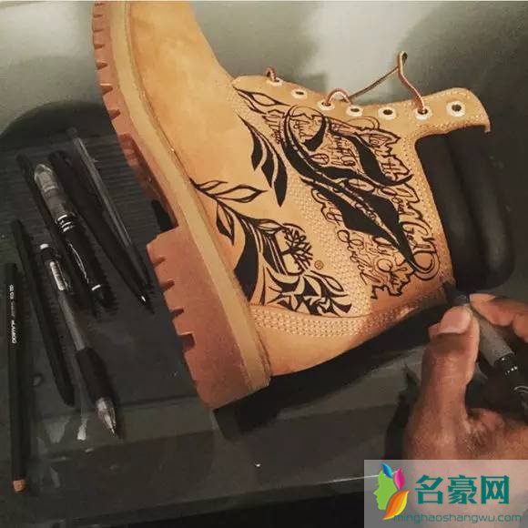 TImberland大黄靴怎么搭配 TImberland大黄靴配什么裤子 怎么穿好看