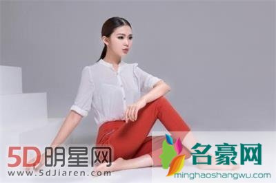 淘女郎李小婧图片及个人资料 李小婧吸烟吗