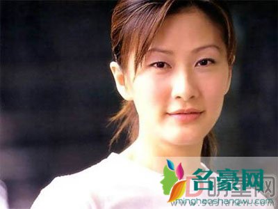 伏明霞面相分析 这女人味口真重,嫁给老头子你有什么感觉?