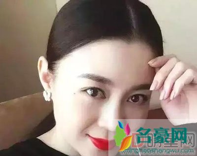 赵本山和关婷娜啥关系有一腿? 早结婚了好像嫁给了一个浙江的富商