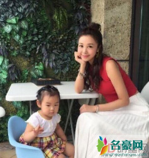 袁巴元前妻女儿为什么离婚 张雨绮你稀罕的宝贝是我扔掉的抹布