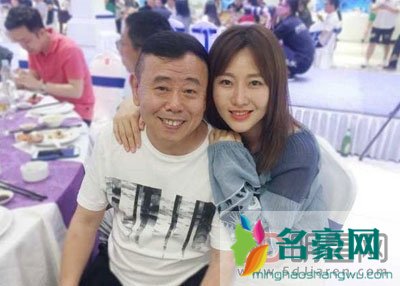 潘长江女婿是干啥的 老潘想把小潘捧红却嫁了个富豪