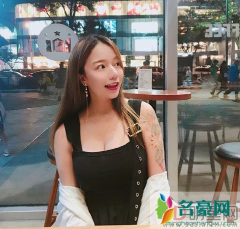 李雨桐的网红朋友圈各个不简单 都是最强有力的后盾