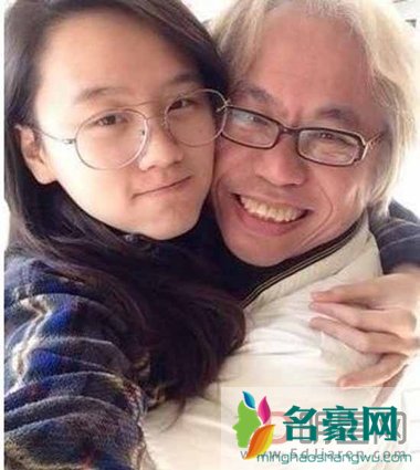 “爷孙恋”李坤城林靖恩共游 借景写诗“生为靖恩”