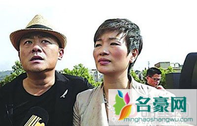 周立波老婆胡洁简介多少岁 支持前夫贪污,支持现任老公吸毒大爱啊