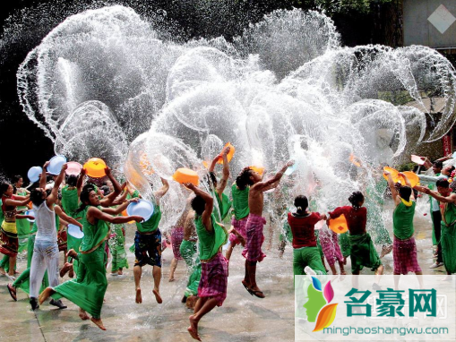 泰国泼水节取消了吗 泰国泼水节和中国泼水节是一样的吗