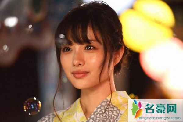 石原里美电影节美翻 楞是把黑裙穿出了仙气