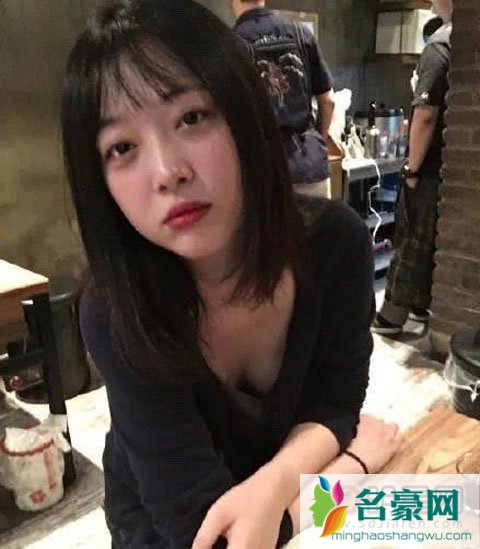 雪莉如何从乖乖女堕落到如今模样 深夜直播含泪咬手指是受情伤了吗