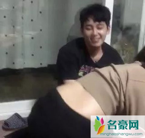 韩综女导师赵贤雅和男艺人脱裤子玩游戏 Myname蔡晋硕前途堪忧