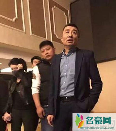 残疾歌手李琛集邮遇骗 中陷阱损失410万表示维权不止