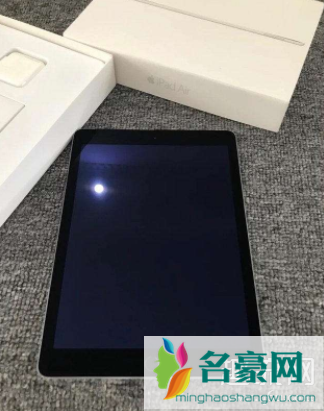 iPad Air3黑屏有亮光怎么办 iPad Air3黑屏了可以维修吗