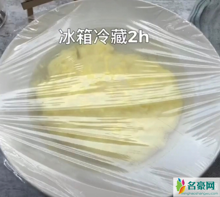 煎牛奶最简单的做法推荐 煎牛奶可以用面粉吗